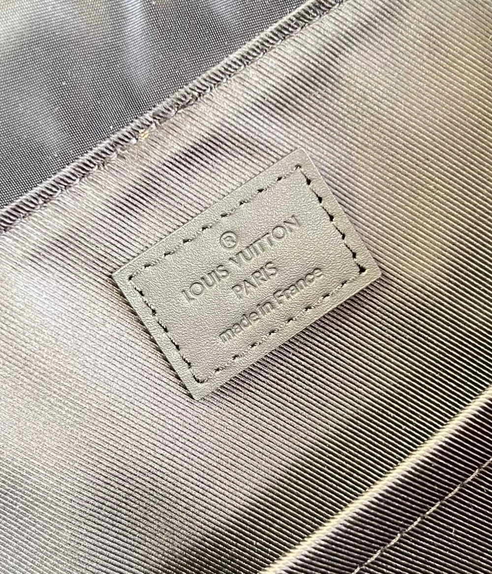 루이비통 몽수리 백팩 M46683