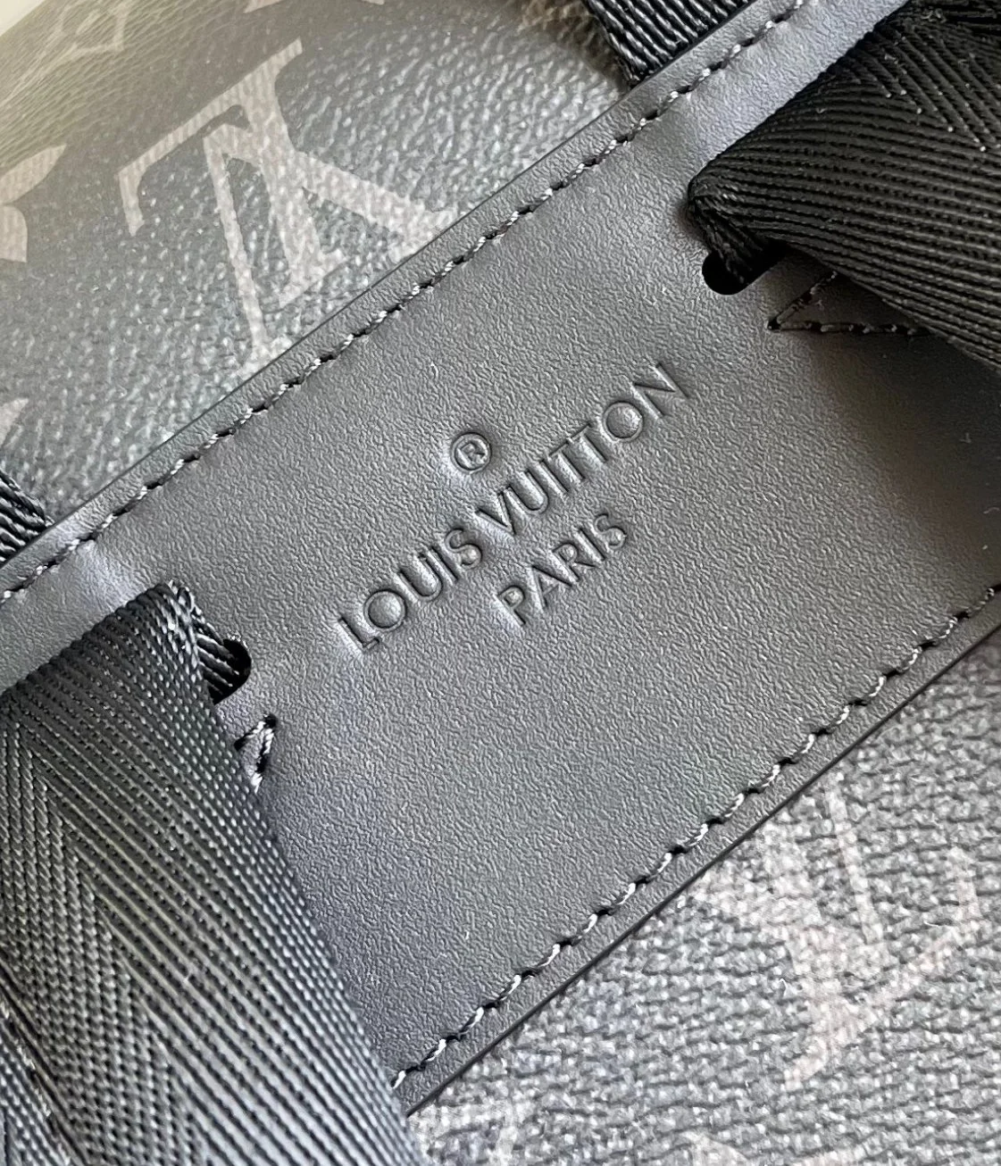 루이비통 몽수리 백팩 M46683