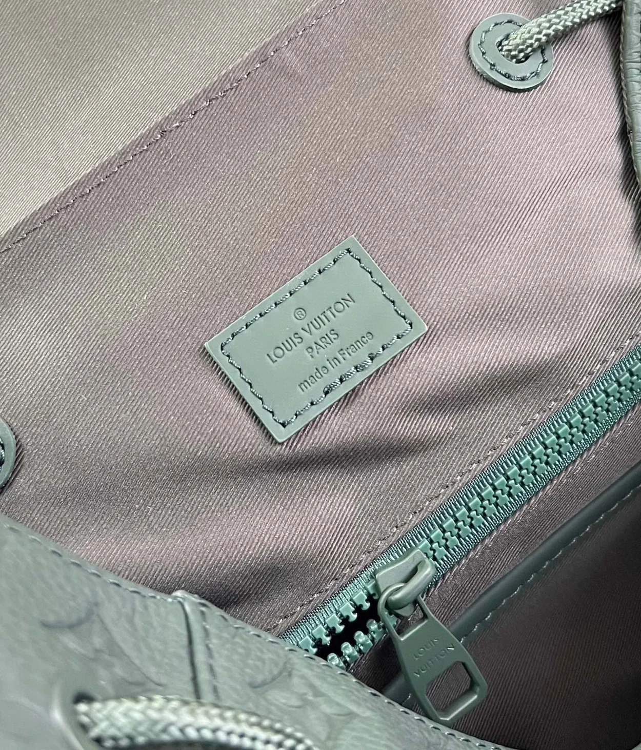 루이비통 크리스토퍼 MM M24428