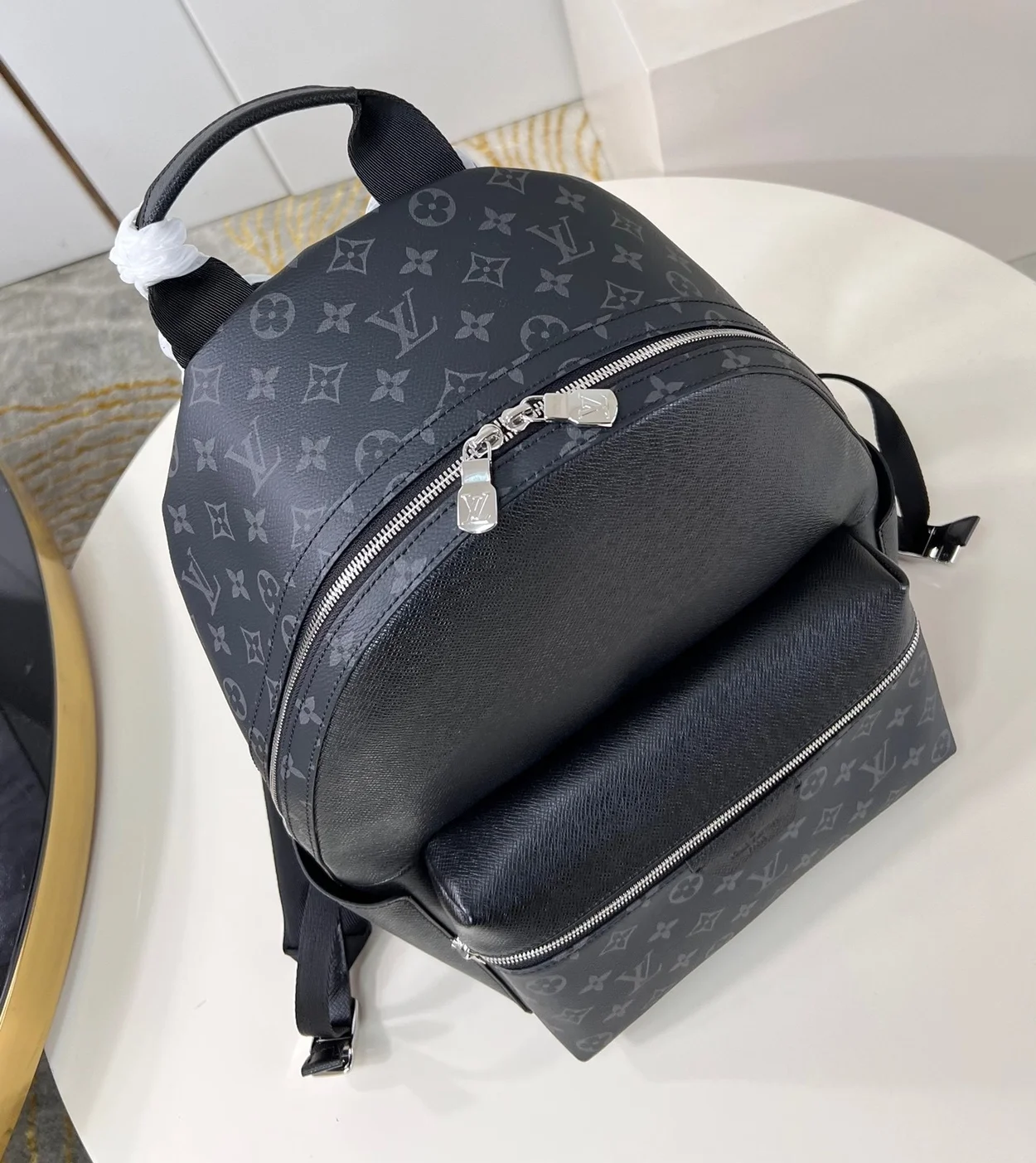 루이비통 타이가라마 디스커버리 백팩 M31033