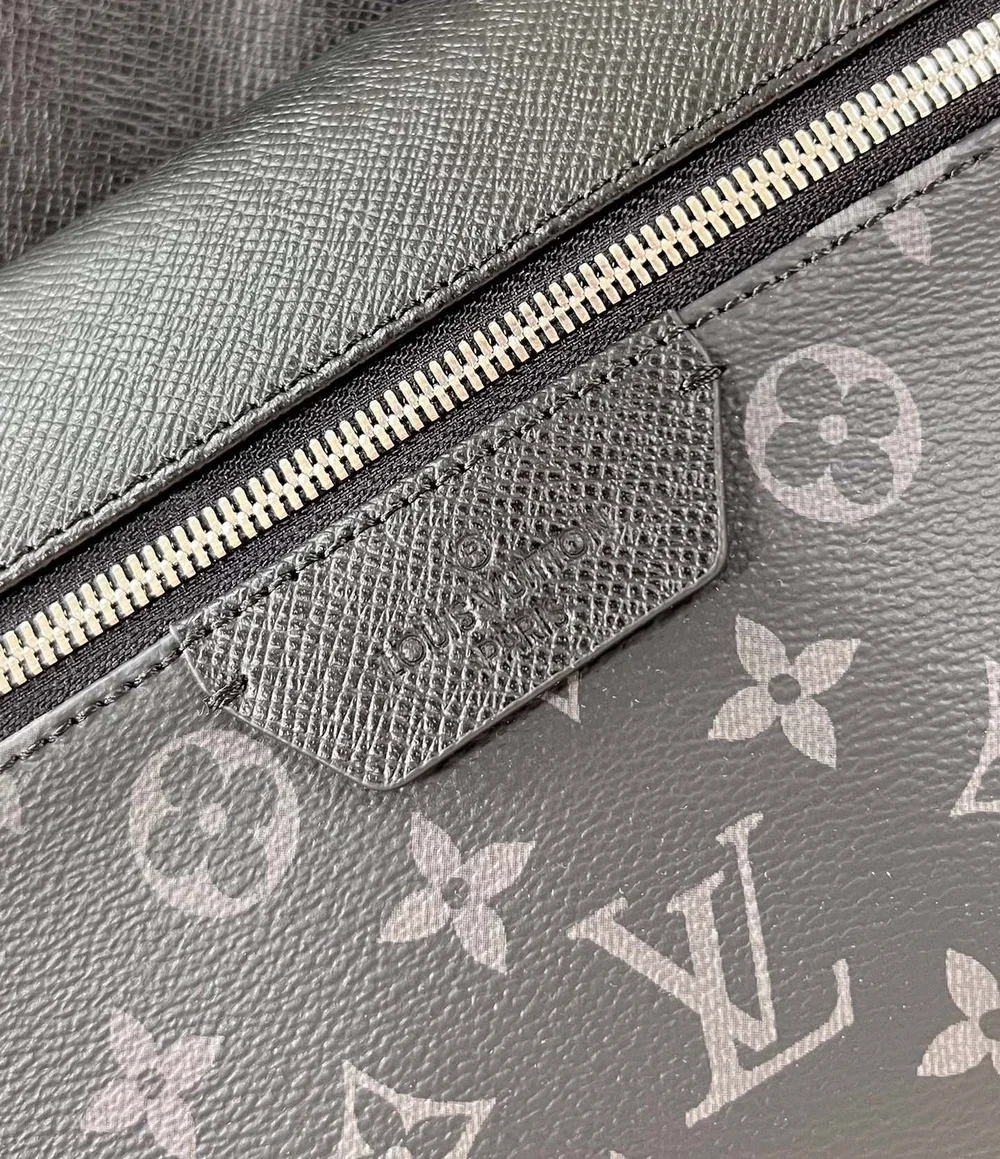 루이비통 타이가라마 디스커버리 백팩 M31033