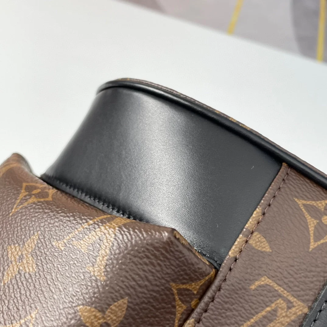 루이비통 크리스토퍼 MM 백팩 M43735