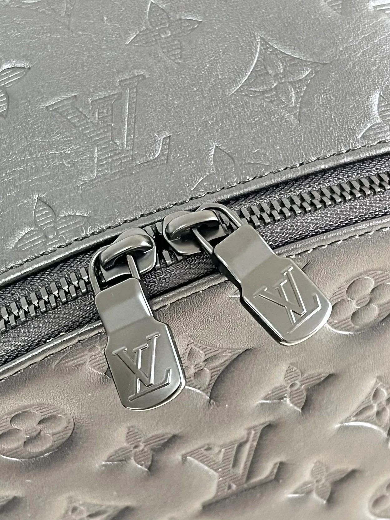 루이비통 레이서 백팩 M46109