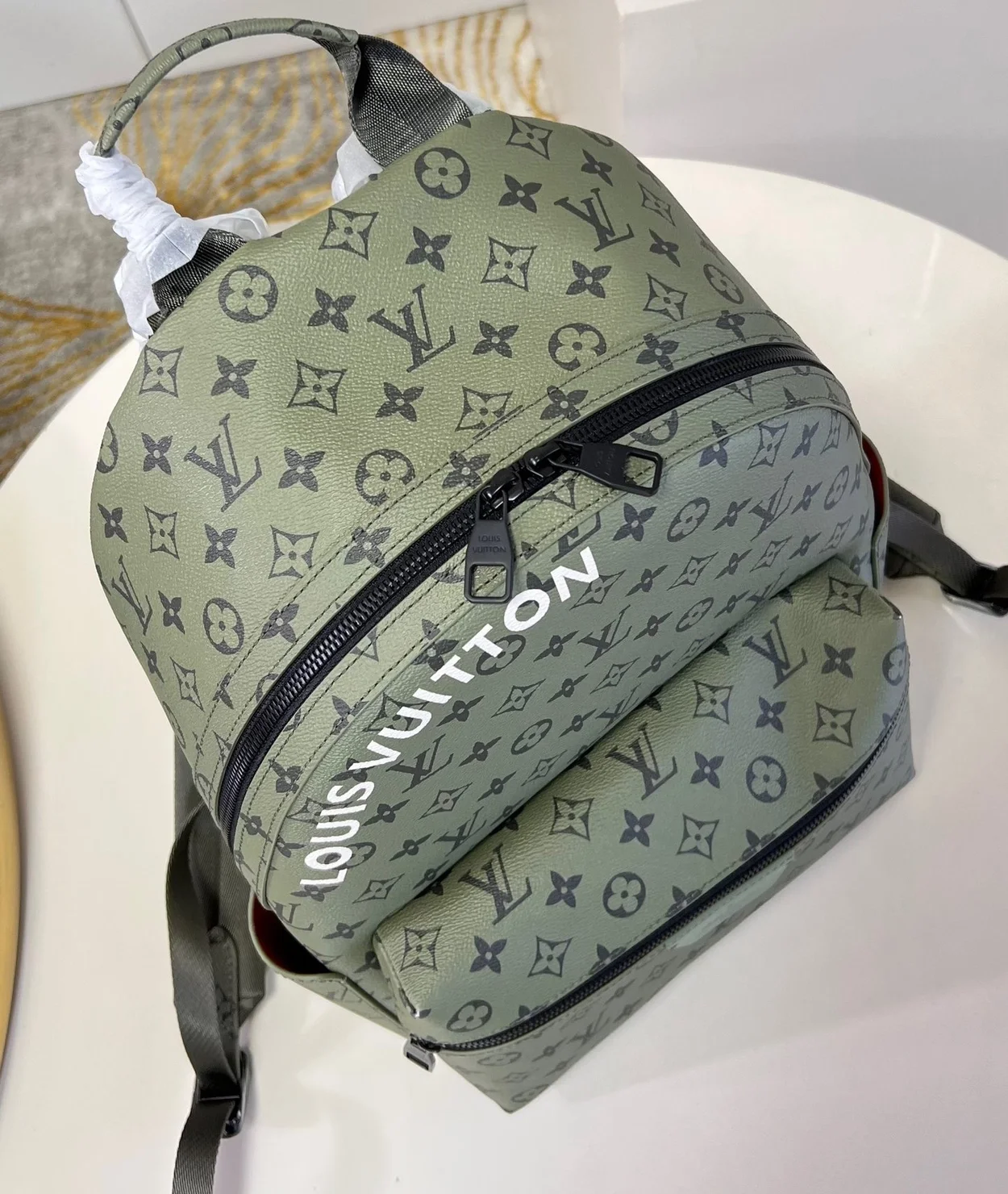 루이비통 디스커버리 백팩 PM M46802