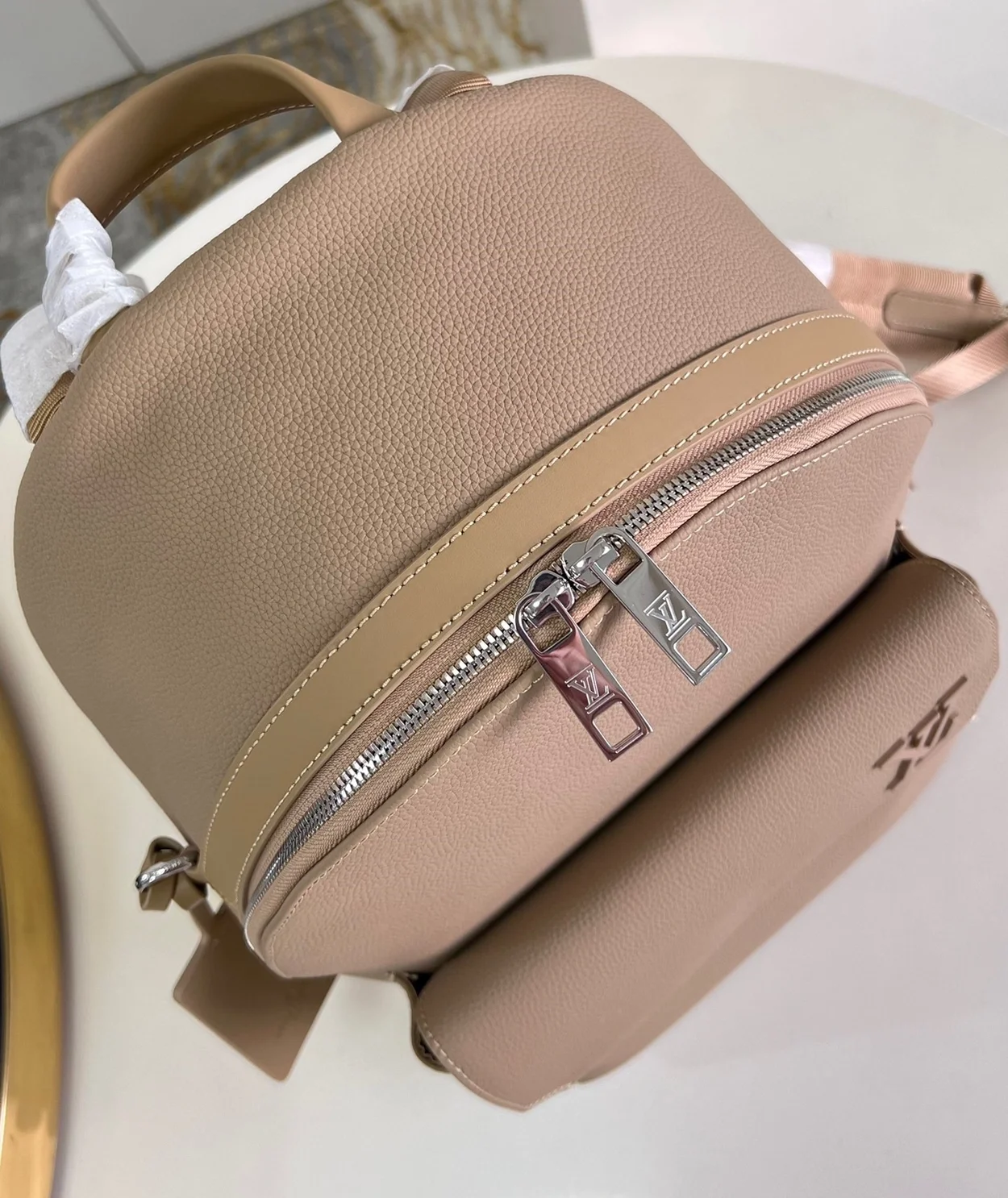 루이비통 테이크오프 백팩 M23708