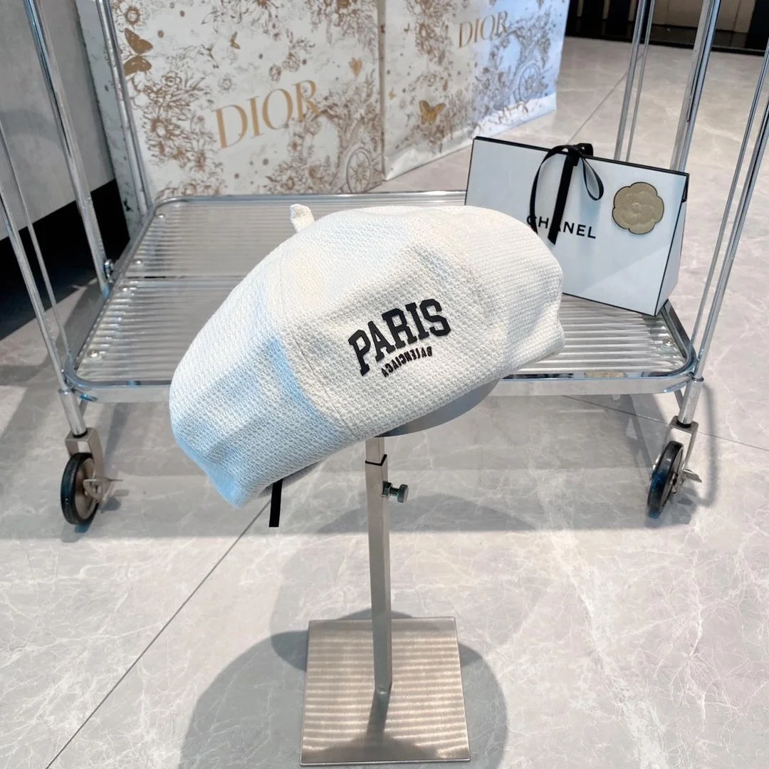 발렌시아가 파리스 화이트 베레모