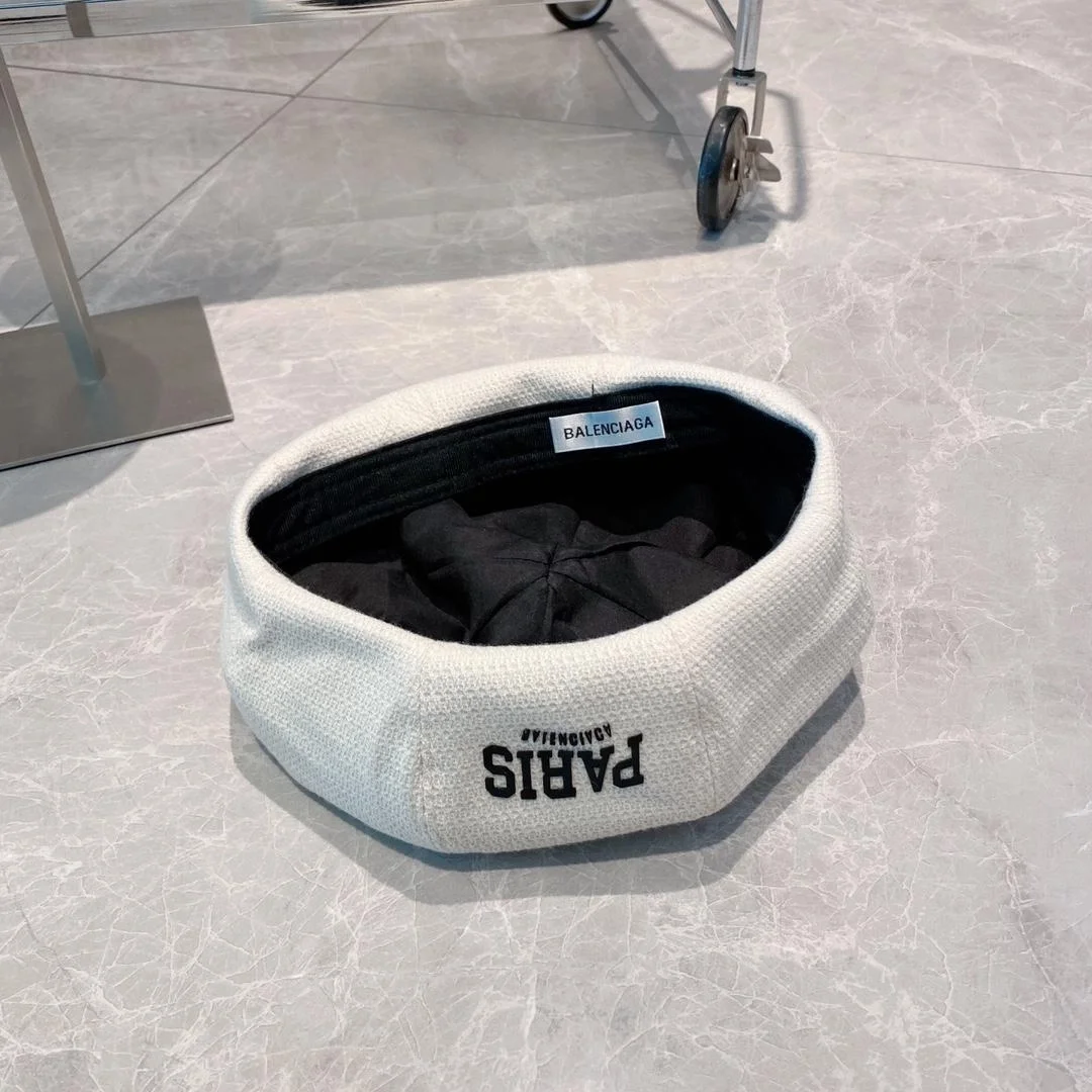 발렌시아가 파리스 화이트 베레모