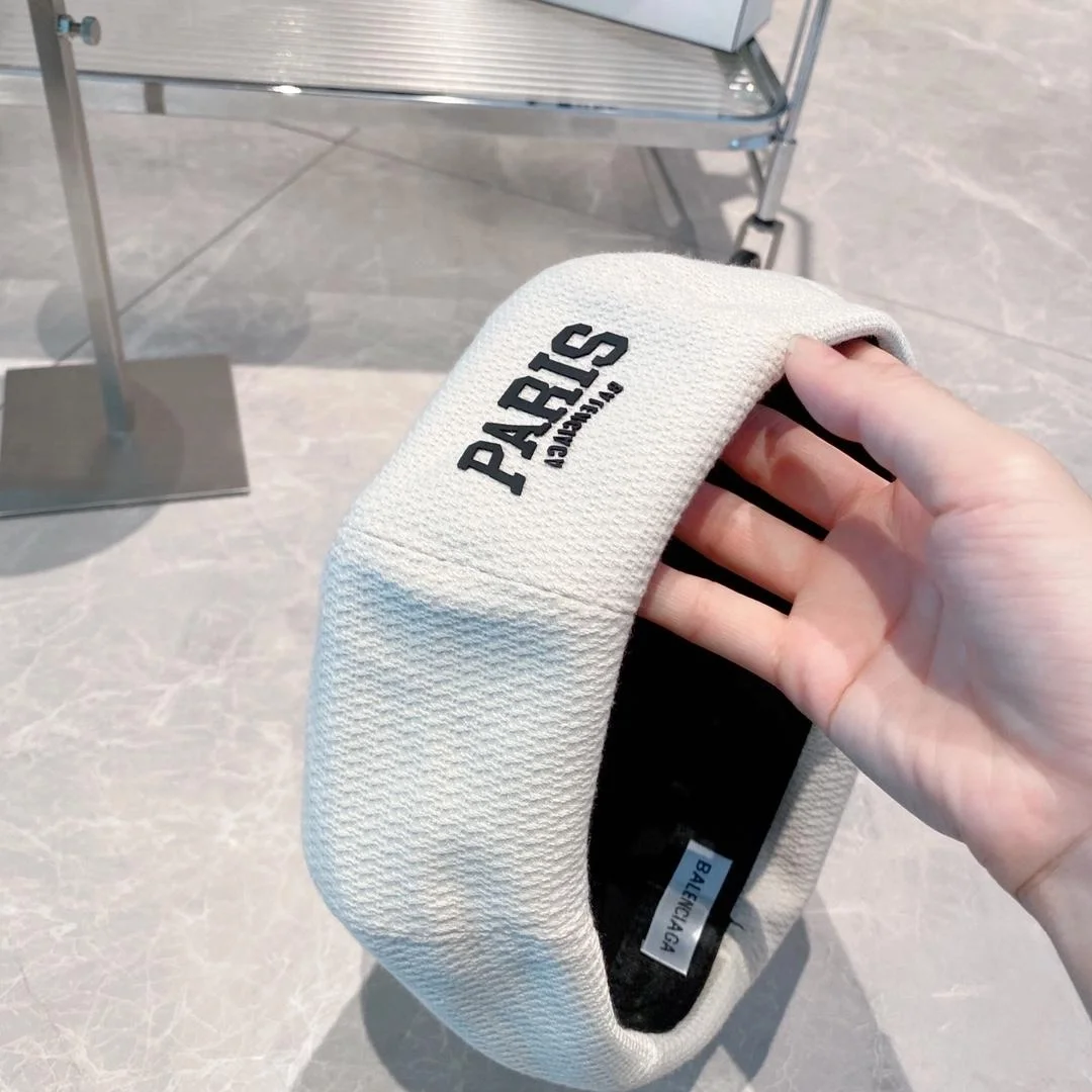 발렌시아가 파리스 화이트 베레모