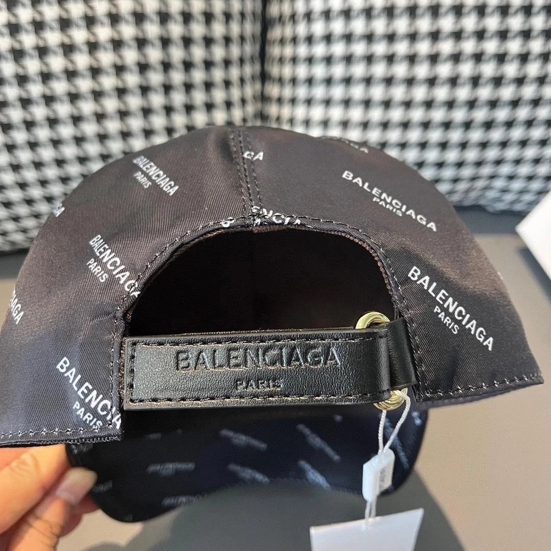 발렌시아가 모노그램 블랙 베이스볼 캡