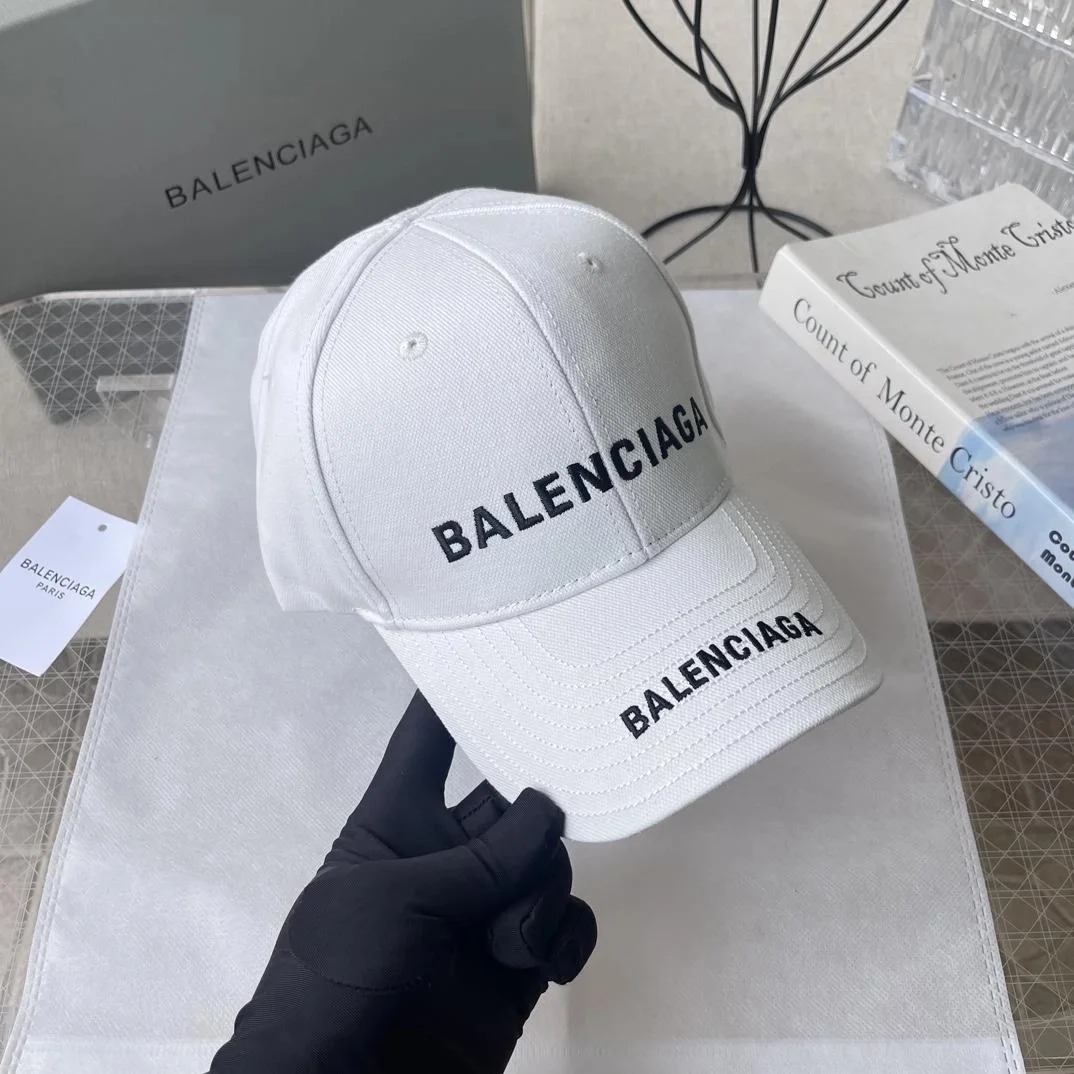 발렌시아가 더블 로고 화이트 베이스볼 캡