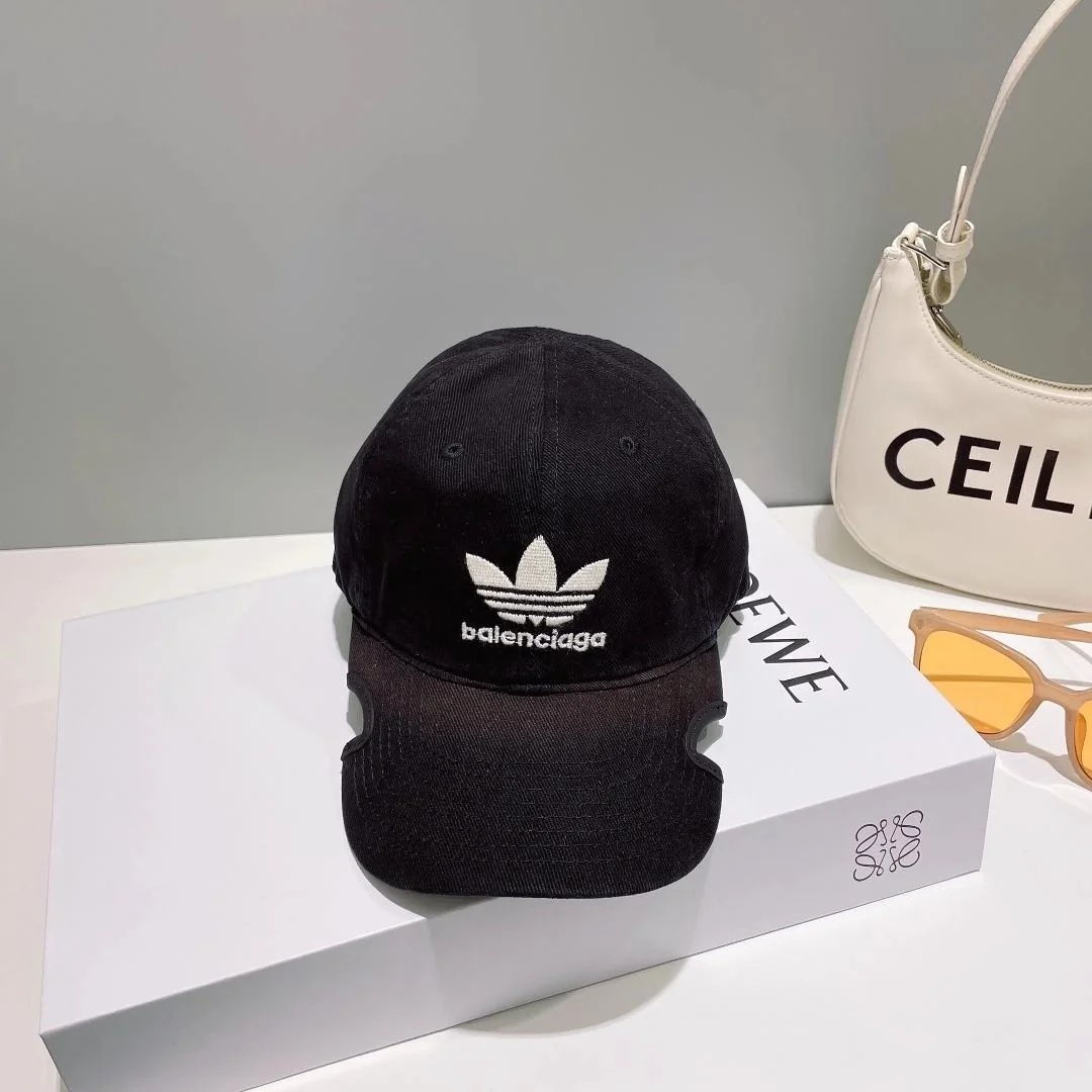 발렌시아가 x 아디다스 블랙 빈티지 베이스볼 캡