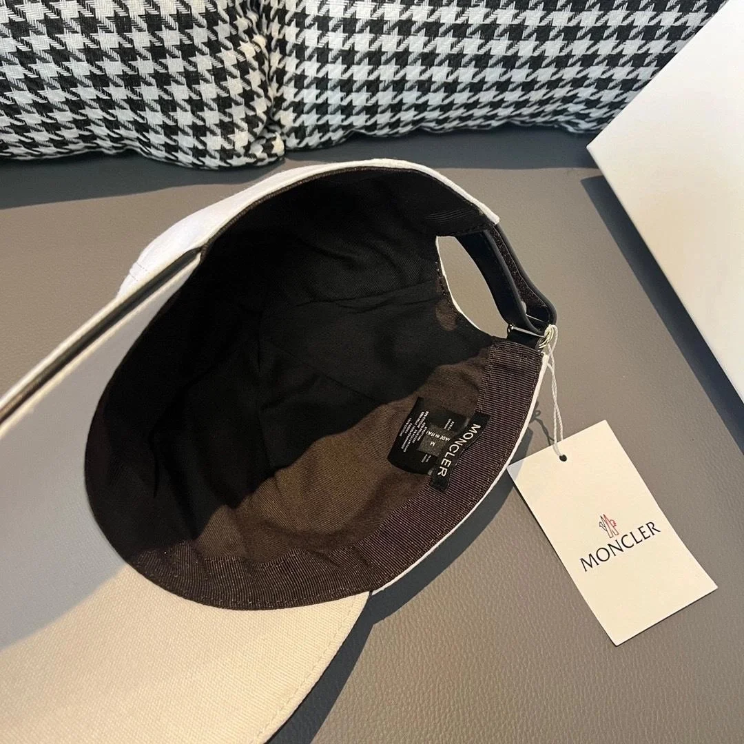 몽클레어 배색 로고 화이트 베이스볼 캡