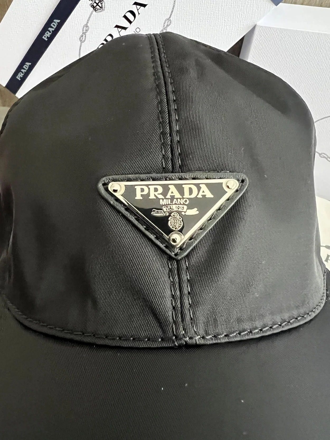 프라다 로고 플래그 블랙 베이스볼 캡
