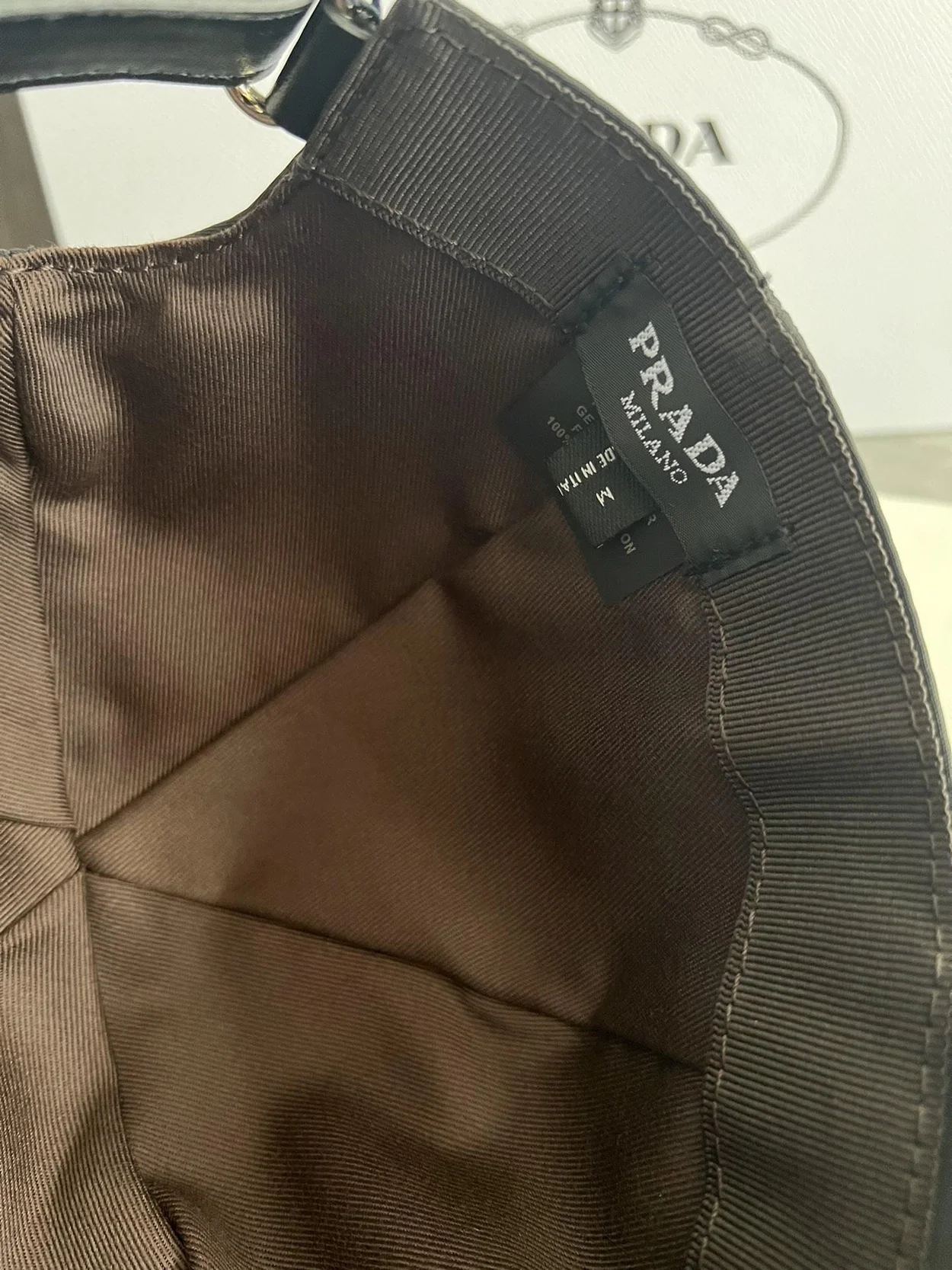 프라다 로고 플래그 블랙 베이스볼 캡