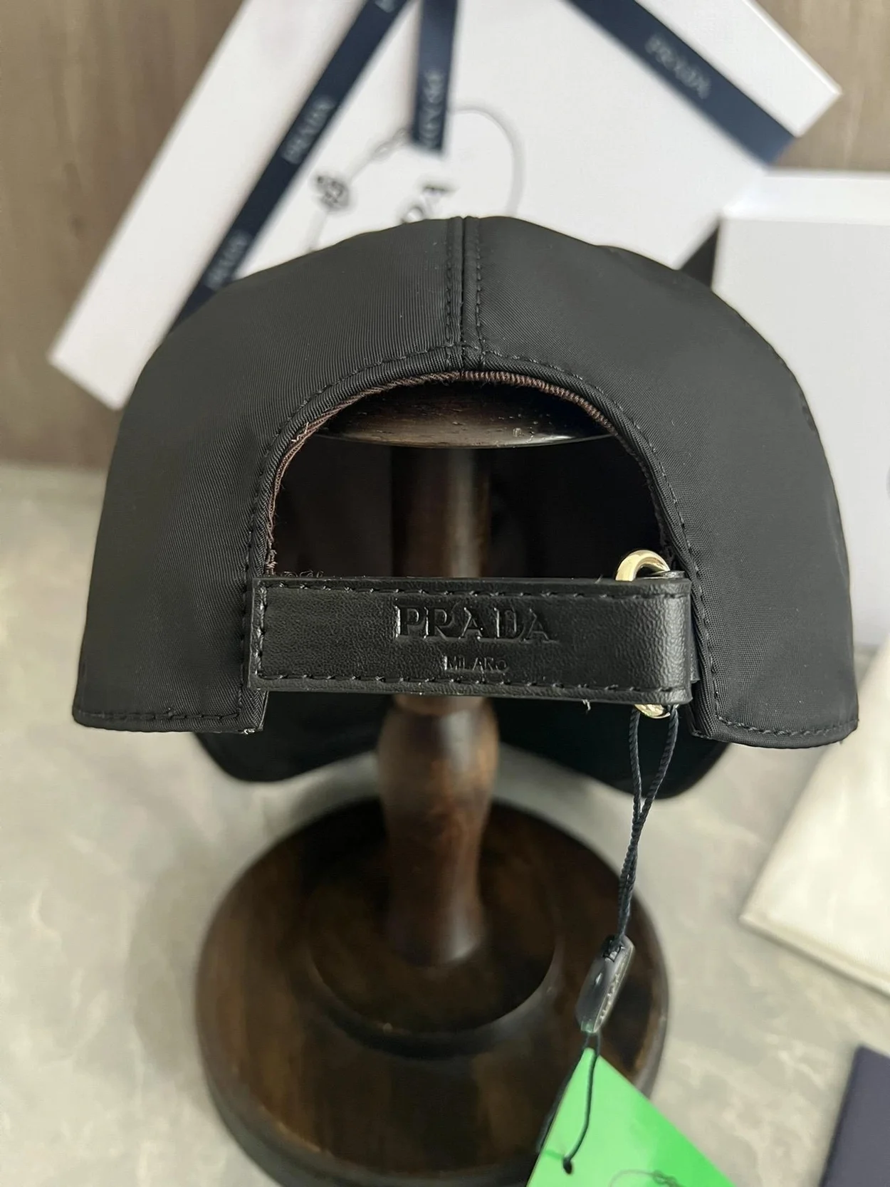 프라다 로고 플래그 블랙 베이스볼 캡