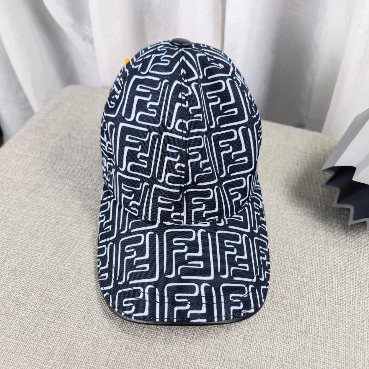 펜디 FF 프린트 블랙 베이스볼 캡