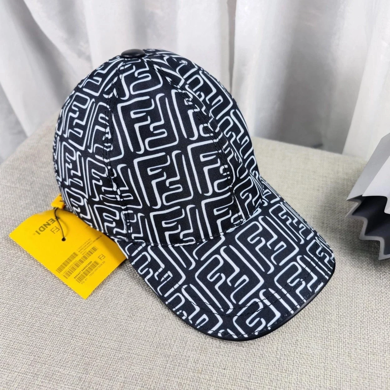 펜디 FF 프린트 블랙 베이스볼 캡