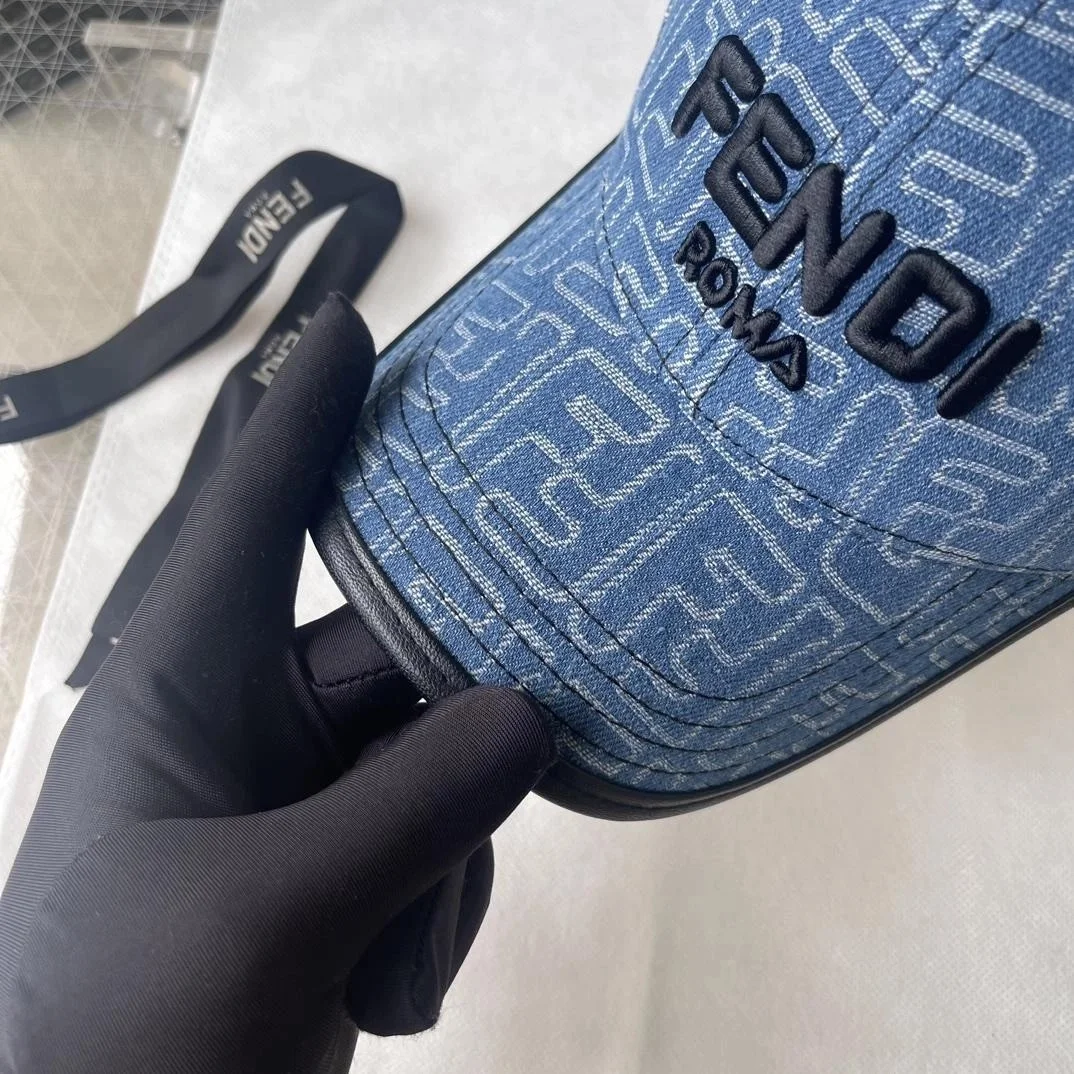 펜디 FF 자카드 블루 블랙 데님 베이스볼 캡