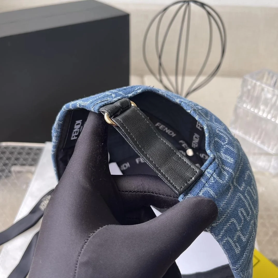 펜디 FF 자카드 블루 블랙 데님 베이스볼 캡