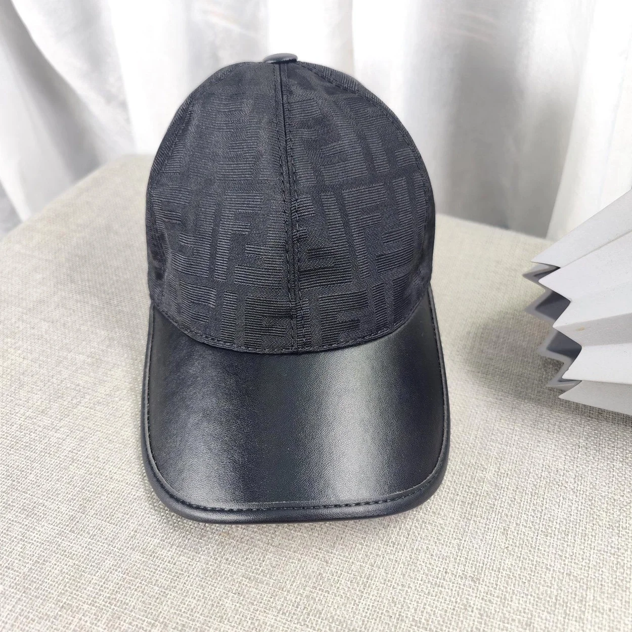 펜디 FF 자카드 블랙 패브릭 베이스볼 캡