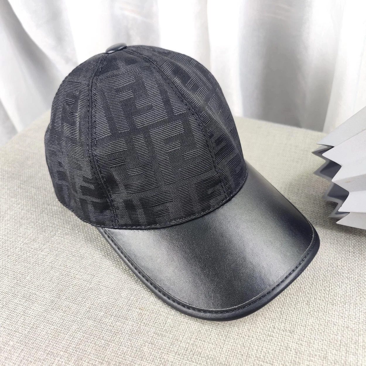 펜디 FF 자카드 블랙 패브릭 베이스볼 캡