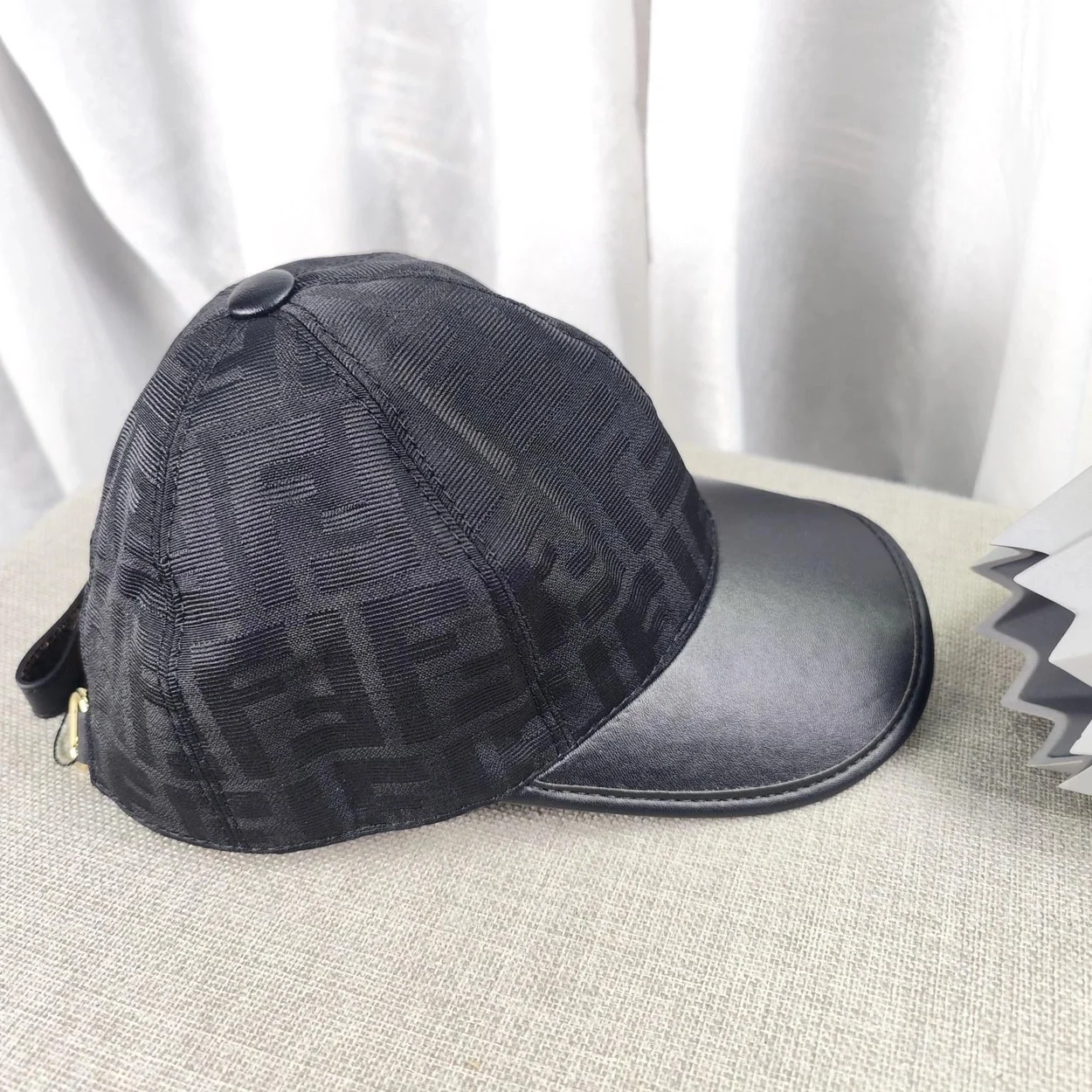 펜디 FF 자카드 블랙 패브릭 베이스볼 캡