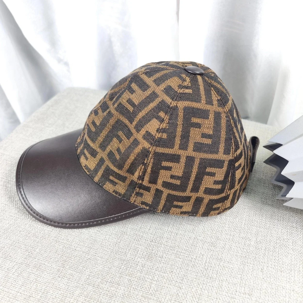 펜디 FF 자카드 브라운 패브릭 베이스볼 캡
