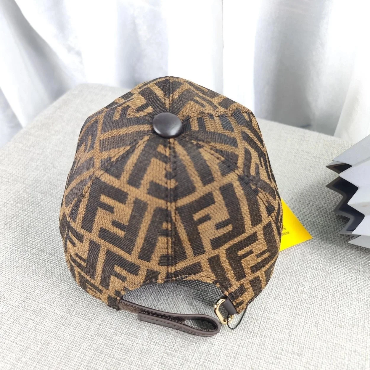 펜디 FF 자카드 브라운 패브릭 베이스볼 캡