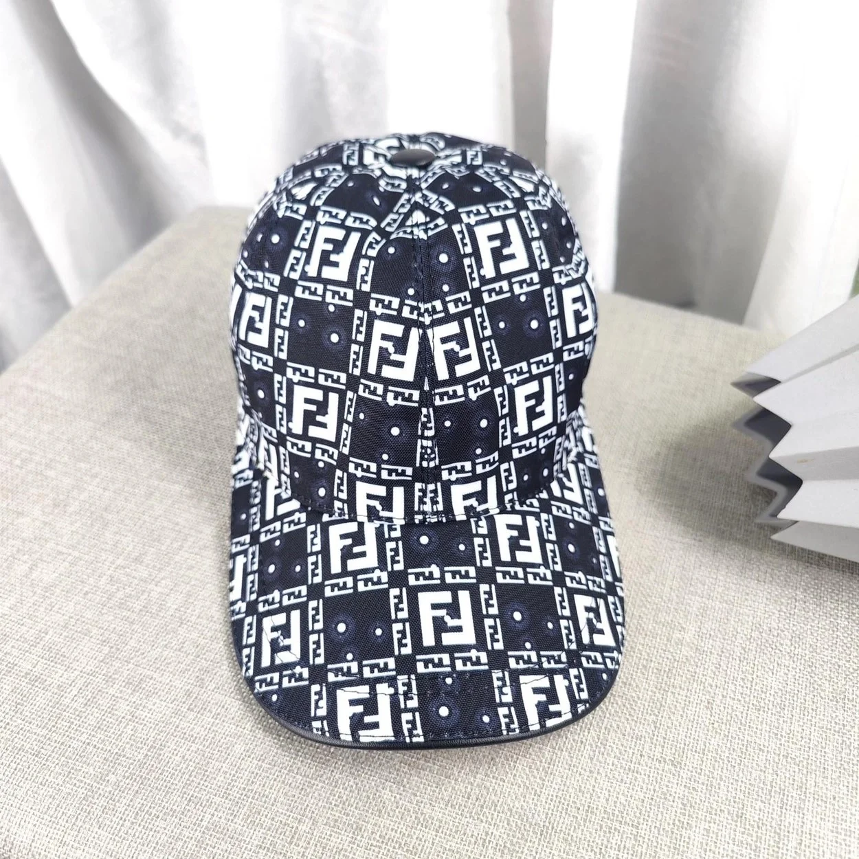 펜디 FF 스퀘어 블랙 패브릭 베이스볼 캡