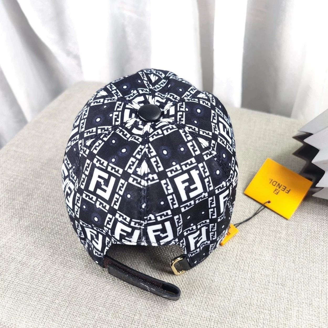 펜디 FF 스퀘어 블랙 패브릭 베이스볼 캡