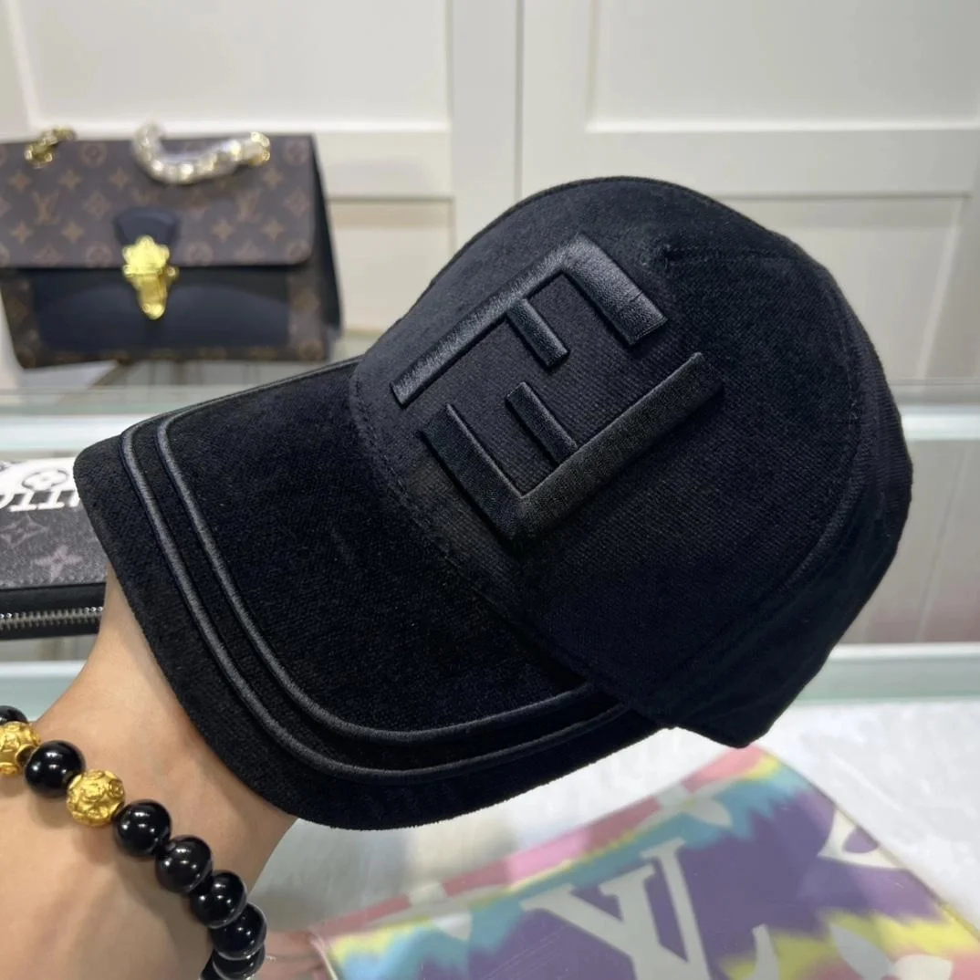 펜디 FF 스웨이드 블랙 베이스볼 캡