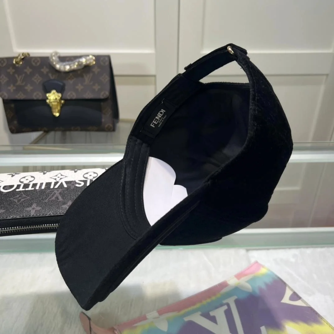 펜디 FF 스웨이드 블랙 베이스볼 캡