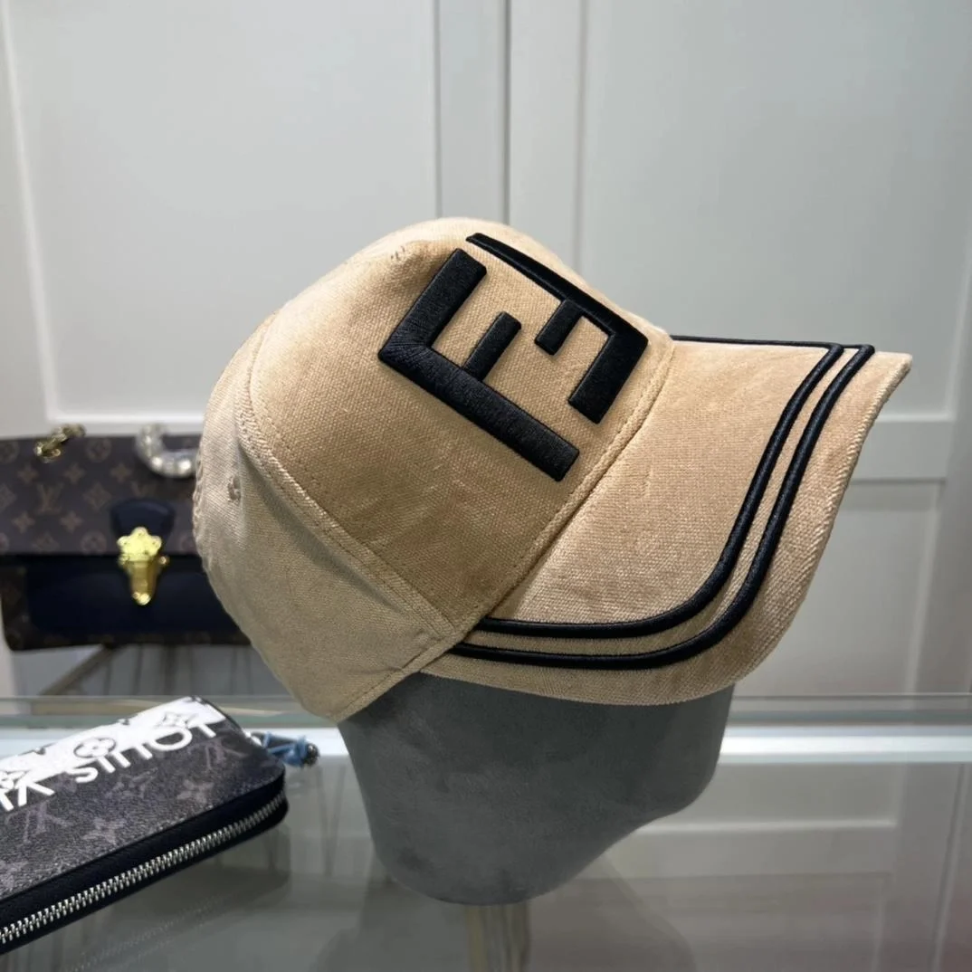 펜디 FF 스웨이드 베이지 베이스볼 캡