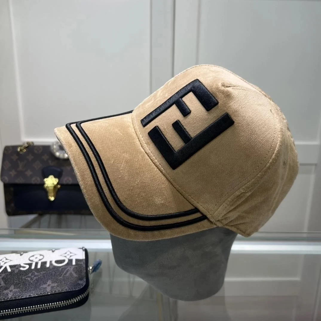 펜디 FF 스웨이드 베이지 베이스볼 캡