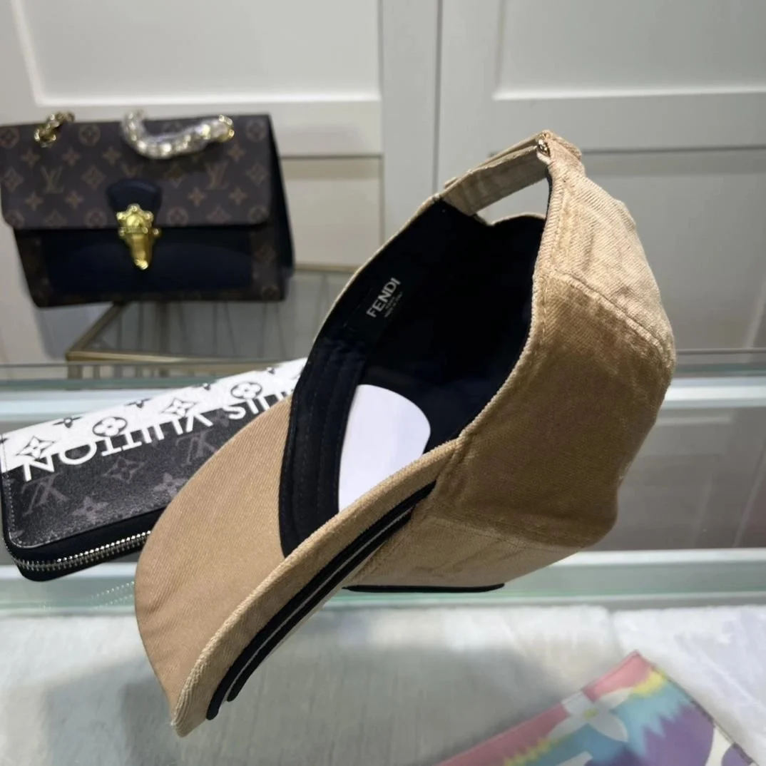 펜디 FF 스웨이드 베이지 베이스볼 캡