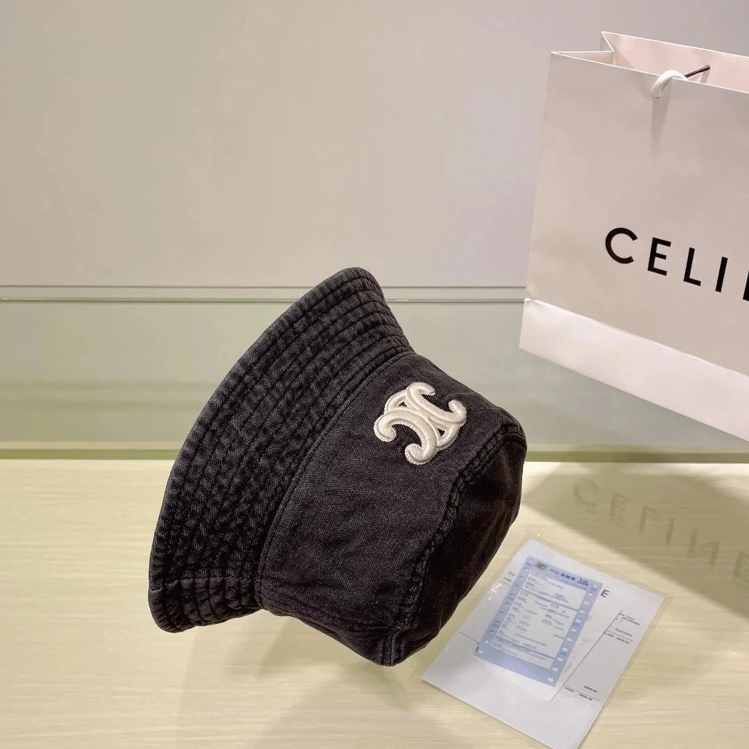 셀린느 트리옹프 블랙 데님 버킷 햇