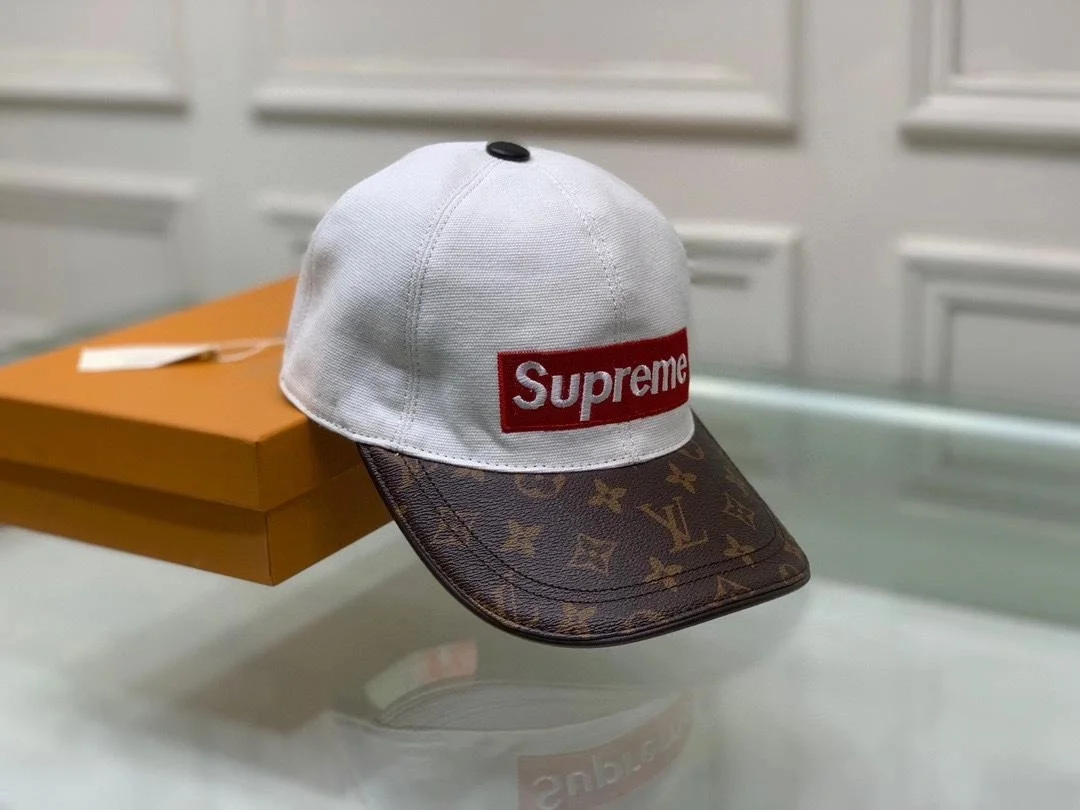 루이비통 x 슈프림 화이트 로고 베이스볼 캡