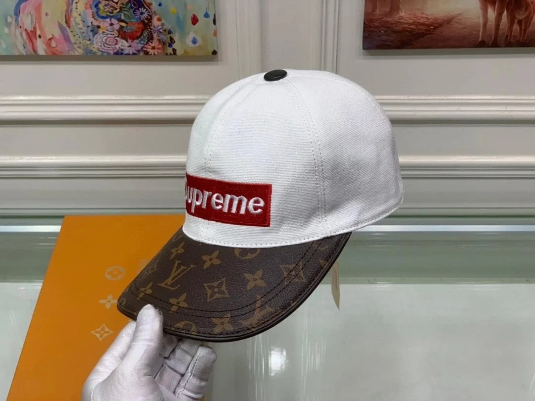 루이비통 x 슈프림 화이트 로고 베이스볼 캡