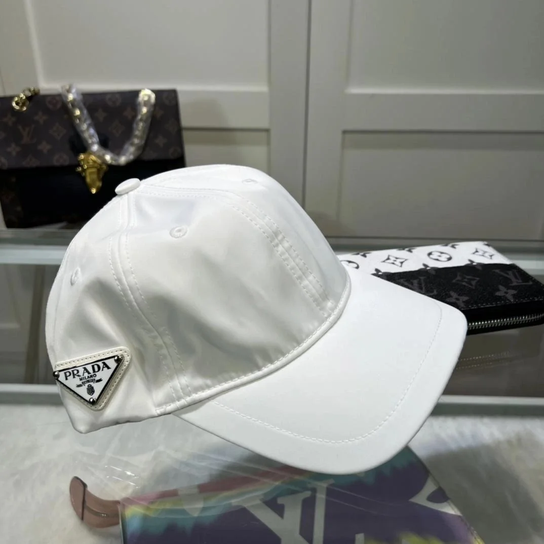 프라다 리나일론 화이트 베이스볼 캡