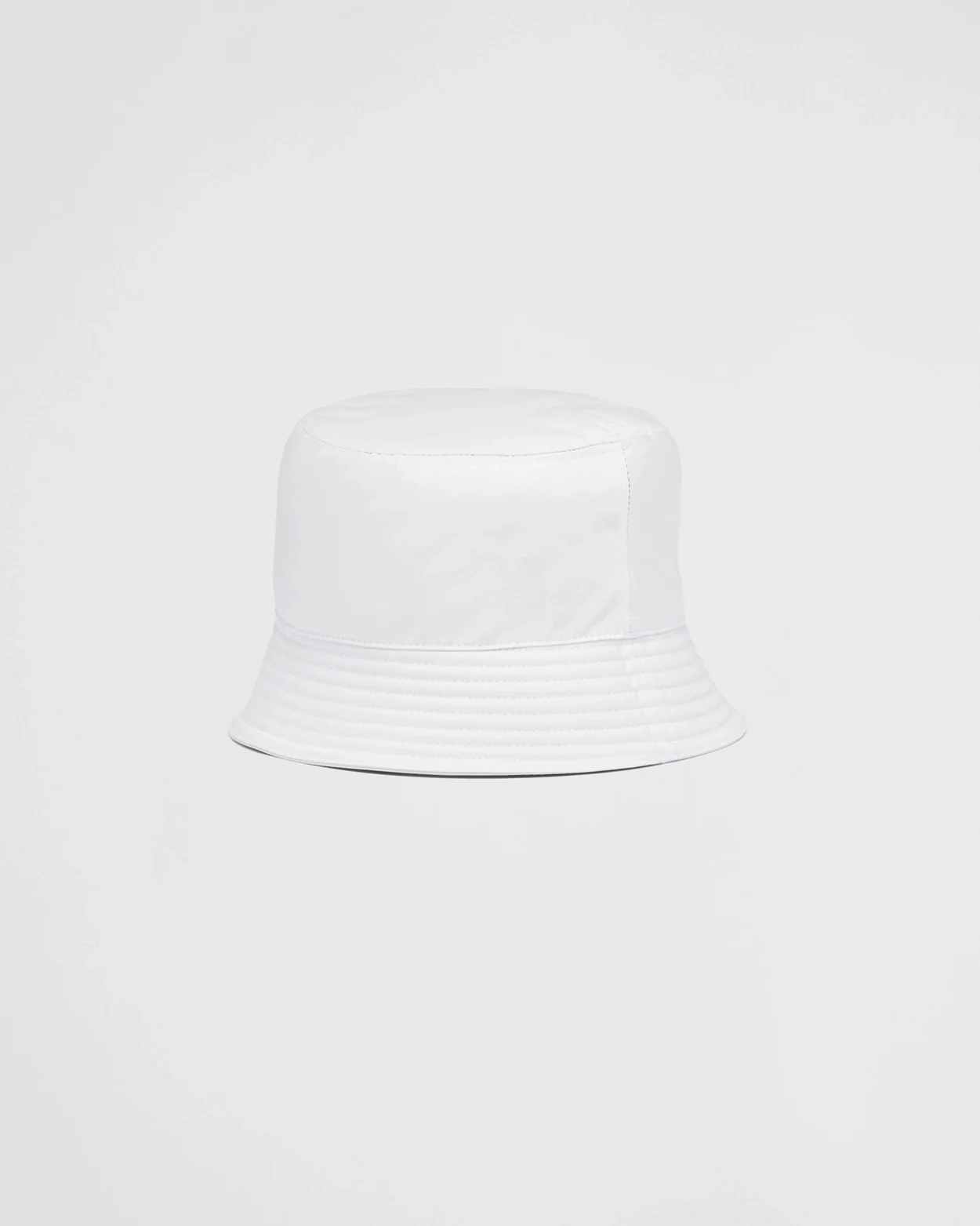 프라다 리나일론 화이트 버킷 햇