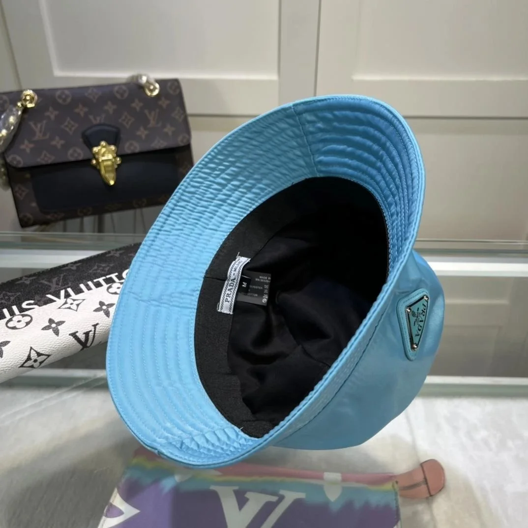 프라다 리나일론 스카이 버킷 햇