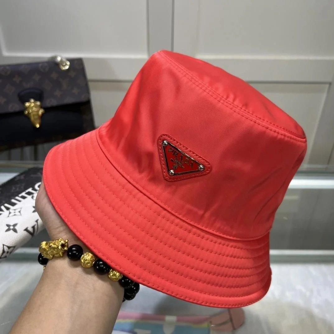 프라다 리나일론 레드 버킷 햇