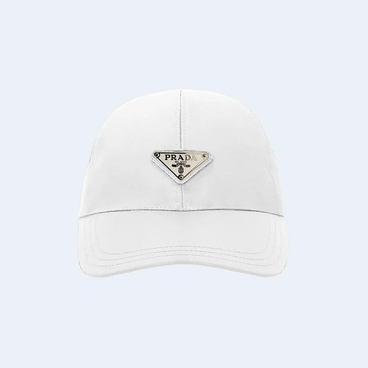프라다 로고 플래그 화이트 베이스볼 캡