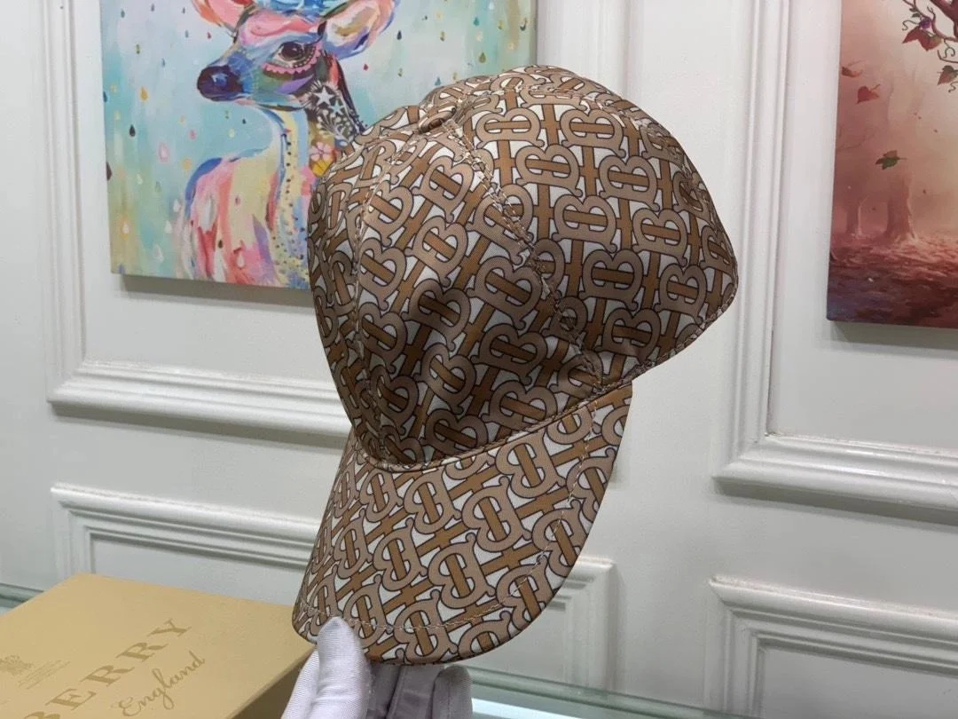 버버리 TB 모노그램 브라운 베이스볼 캡