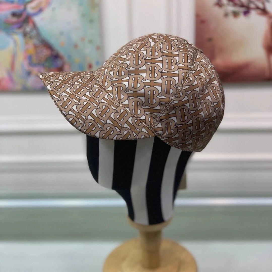 버버리 TB 모노그램 브라운 베이스볼 캡