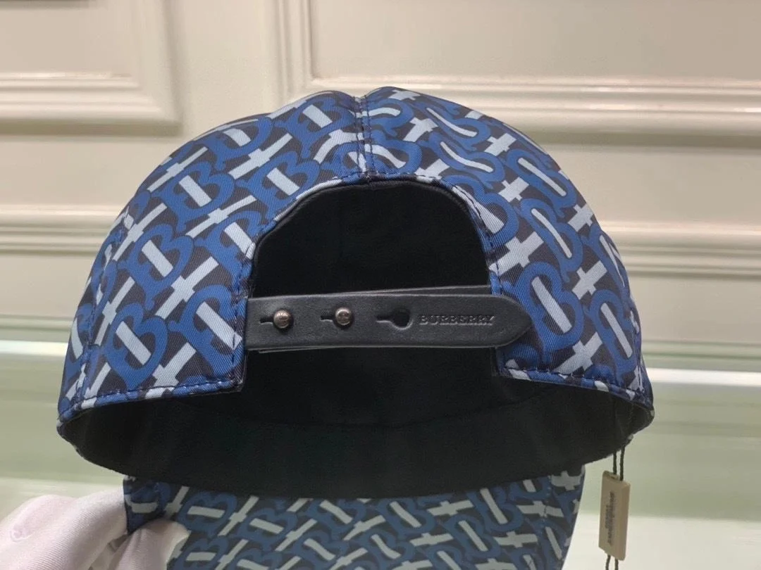 버버리 TB 모노그램 네이비 베이스볼 캡