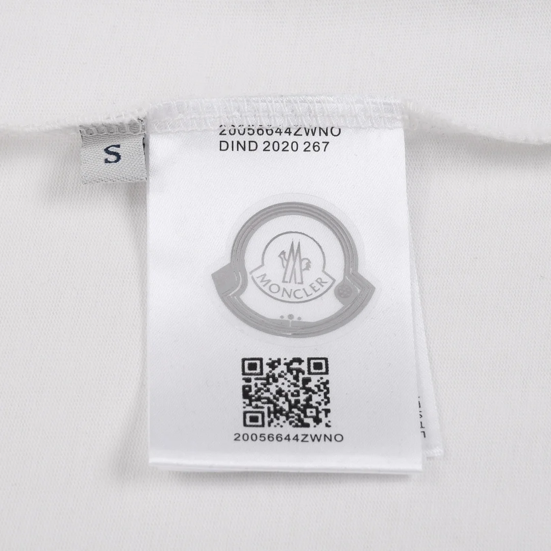 몽클레어 하트 로고 화이트 티셔츠