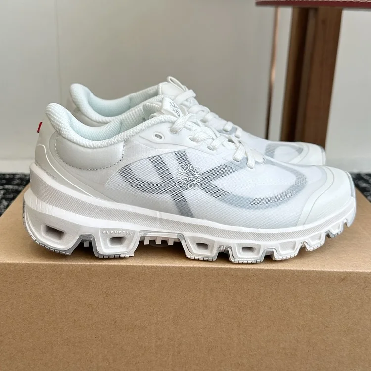 로에베 x 온러닝 스니커즈 클라우드 1.0