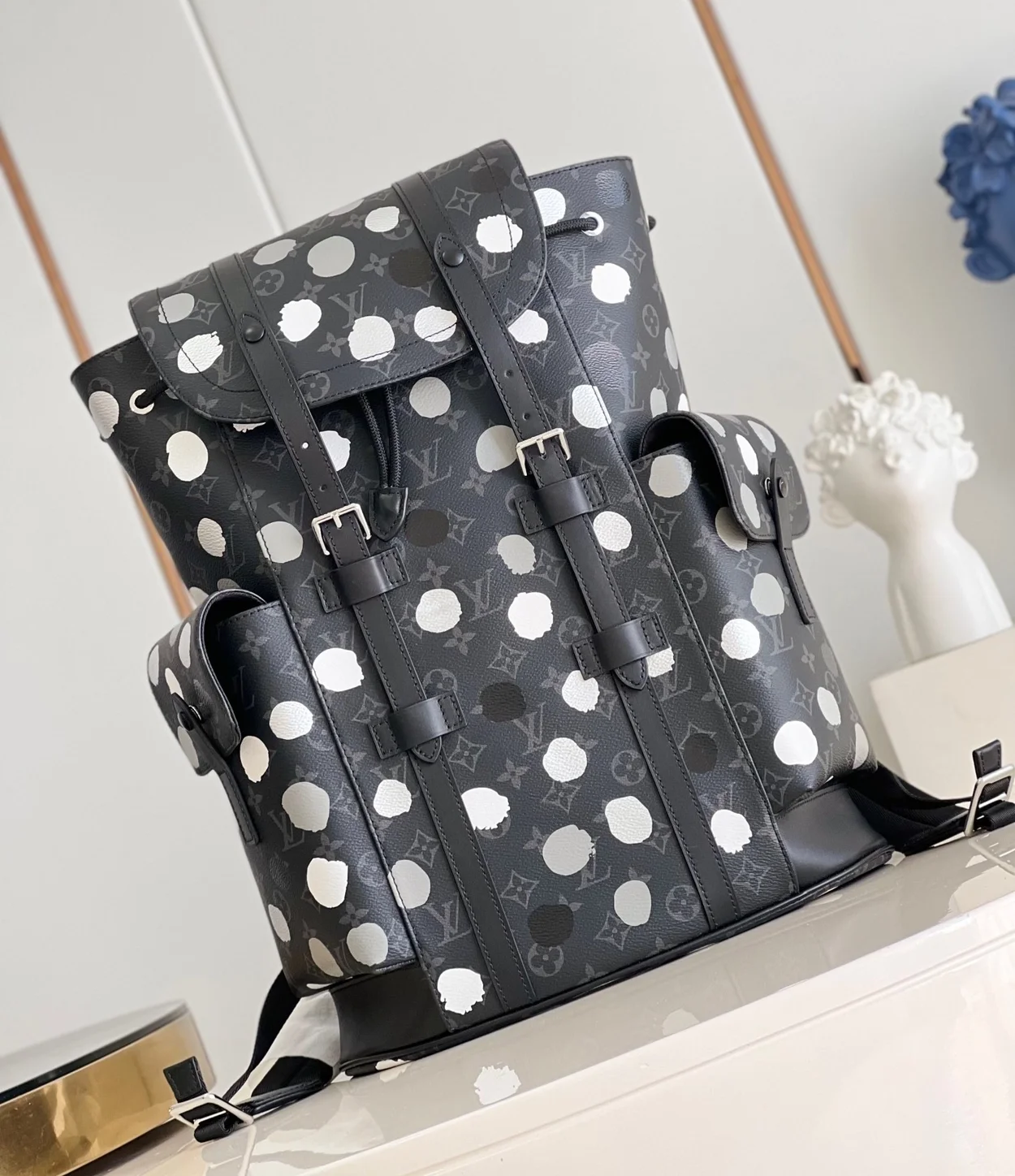 루이비통 x YK 크리스토퍼 백팩 MM M46403