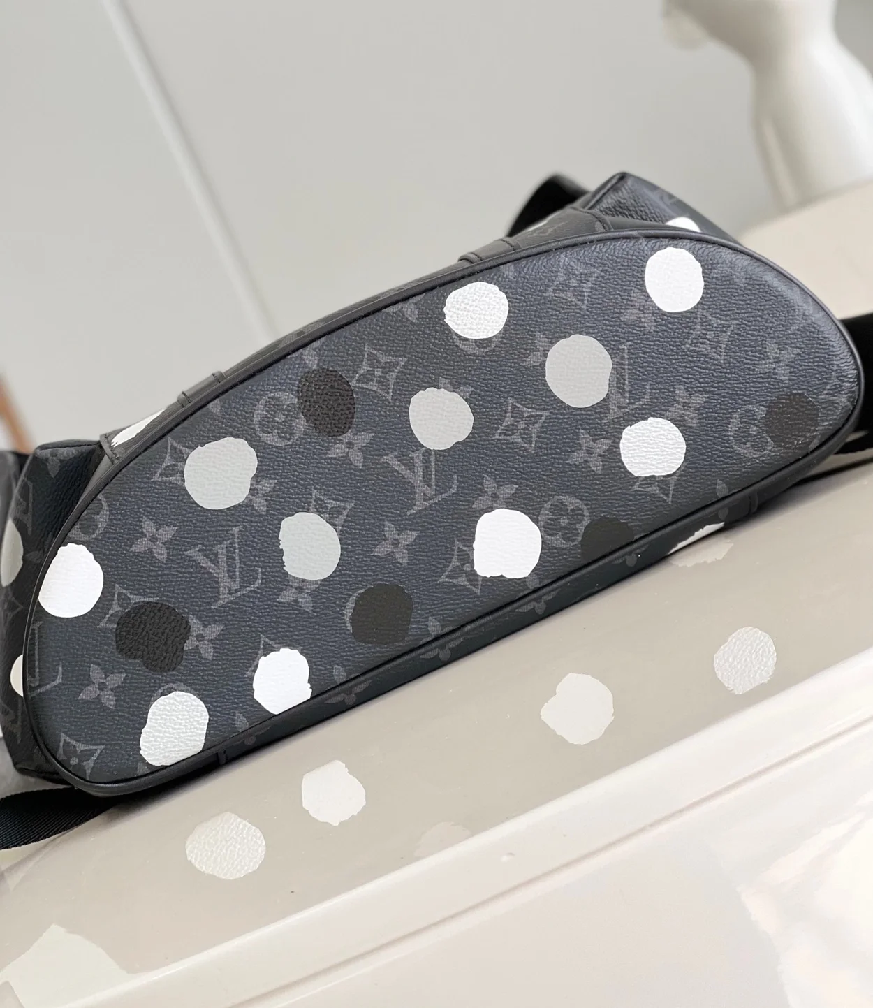 루이비통 x YK 크리스토퍼 백팩 MM M46403